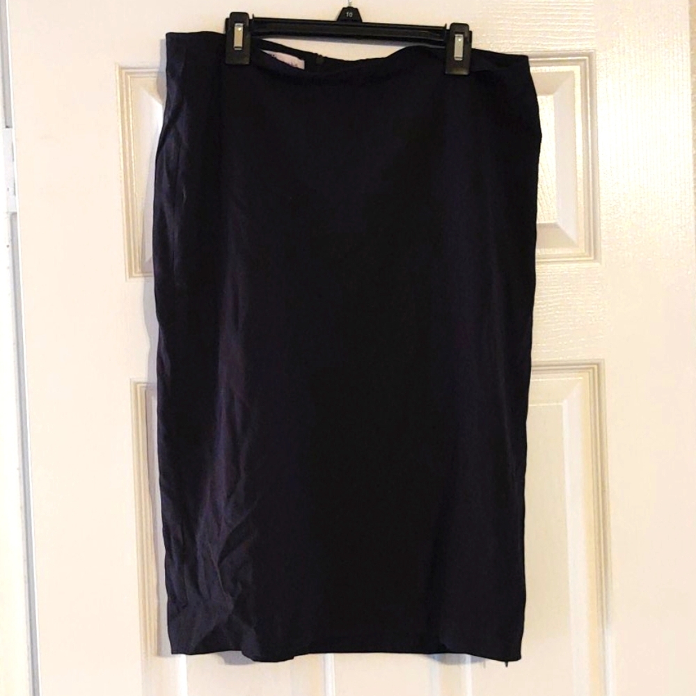 NWOT black pencil skirt
